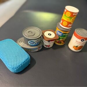 Mixed Lot Of Childrens Play Kitchen Food Cans & Melissa & Doug Sponge, 6 Cans